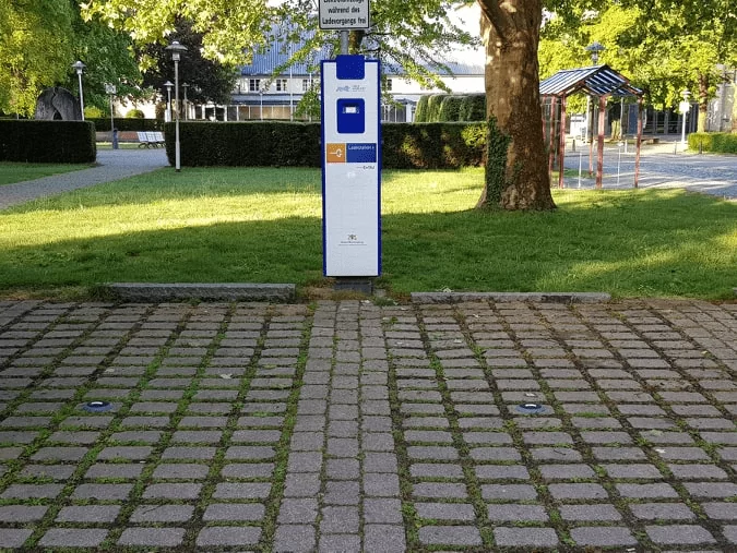 Über Parksensoren zeigt eine App an, wo Autofahrer parken können.
